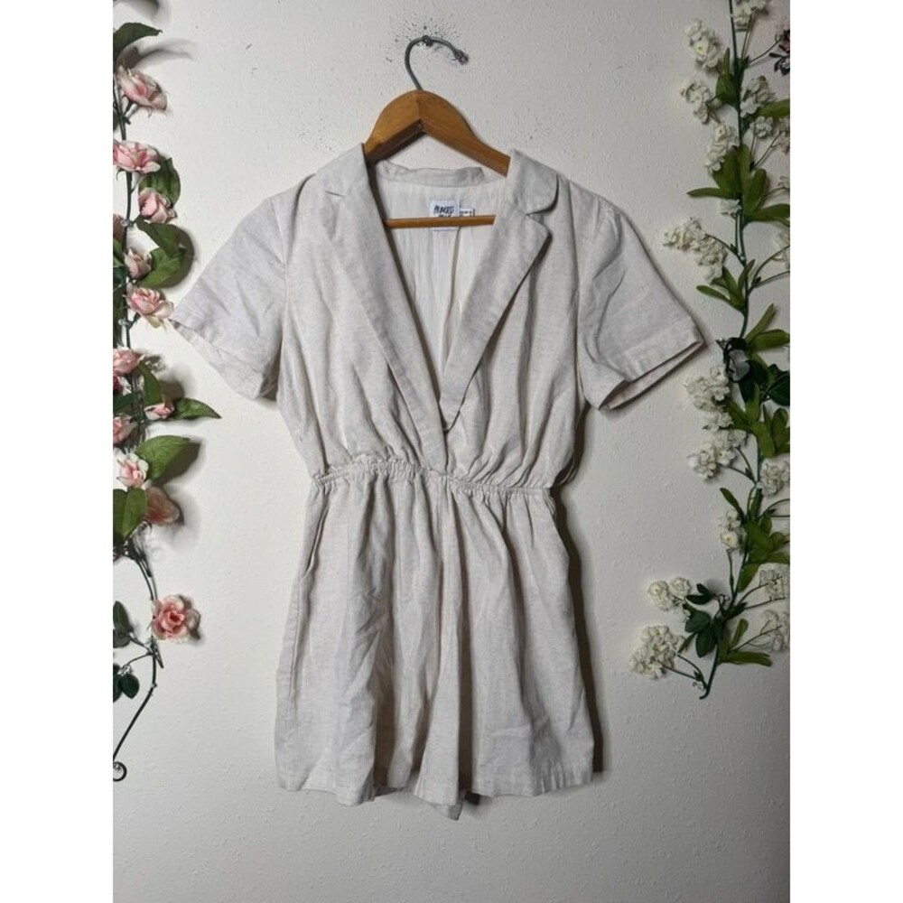 Princess Polly romper pockets beige with belt loops no belt